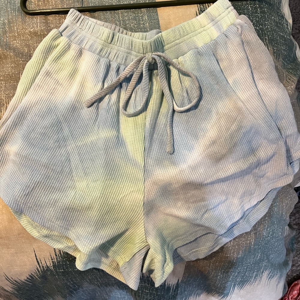 ILLA ILLA tie dye shorts, great condition size small